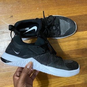 NIKE METCON TRAINING SNEAKERS 🖤